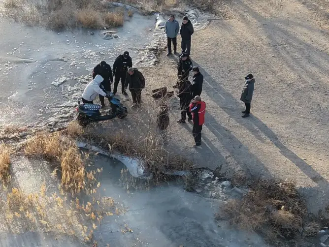 北方多地發生冰面破裂事故 自救指南快收藏