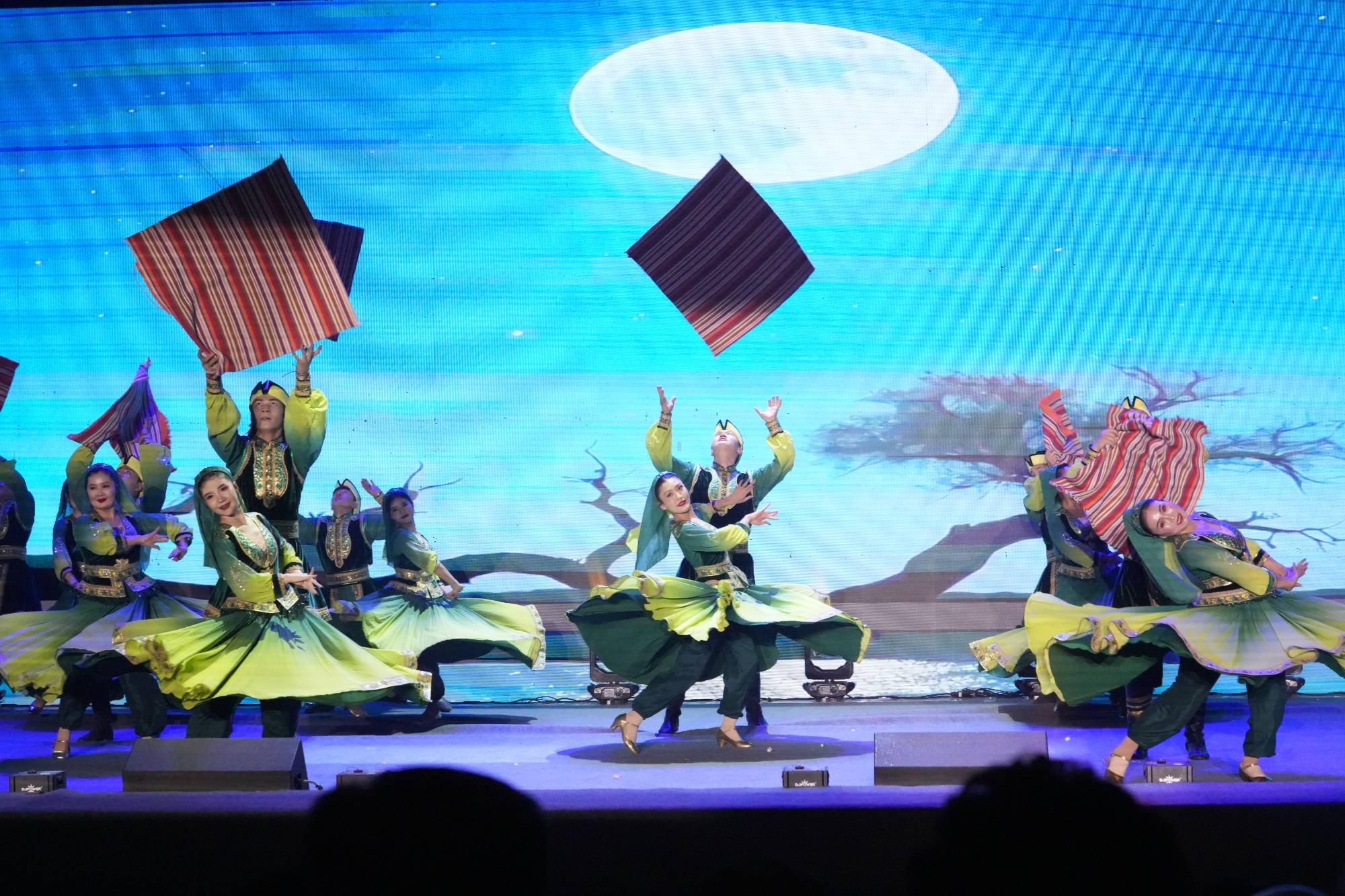 音樂舞蹈詩《夢迴羅布淖爾》首演圓滿落幕